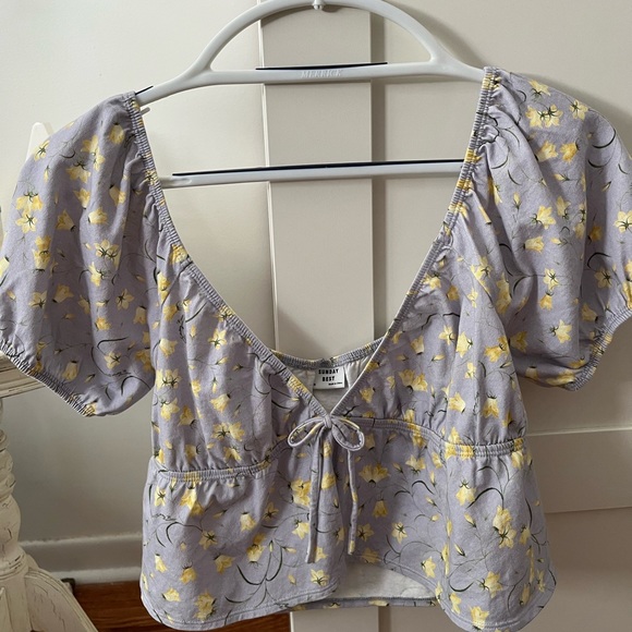 Aritzia cropped top - Picture 1 of 1